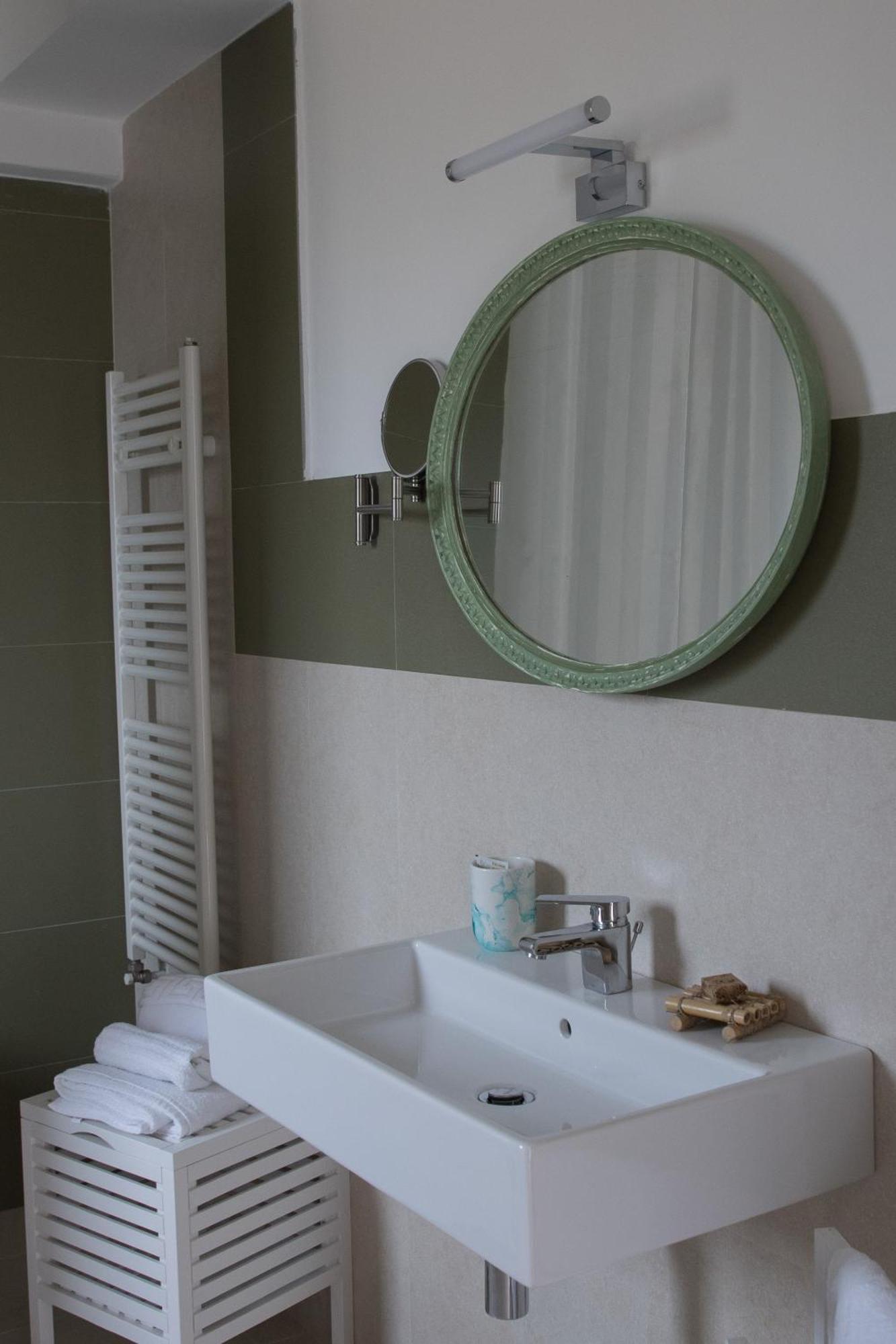 Ych-Le Grotte Di Sileno Bed & Breakfast Castellaneta Phòng bức ảnh