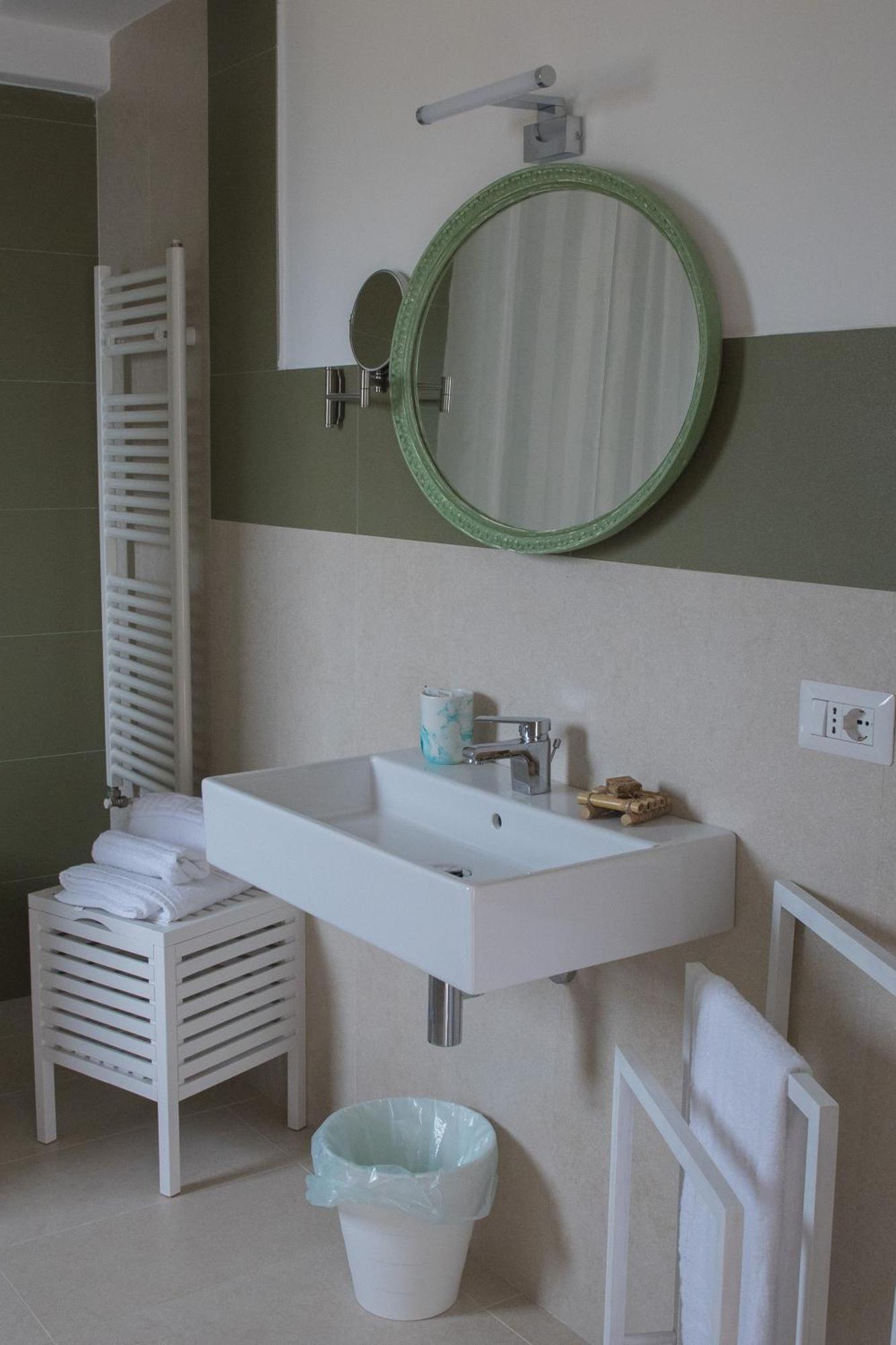 Ych-Le Grotte Di Sileno Bed & Breakfast Castellaneta Phòng bức ảnh